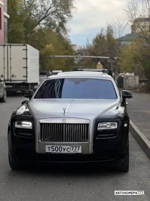 Номер Т500УС777 на автомобиле
