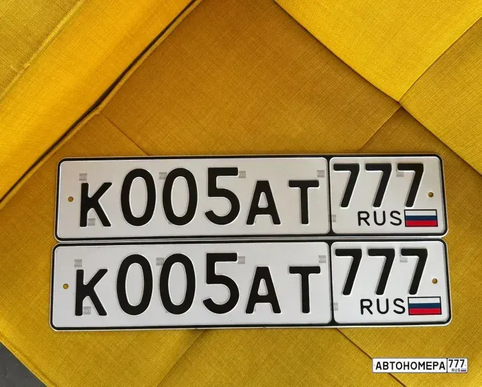 Номер К005АТ777 на автомобиле