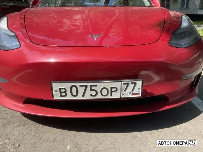 Номер В075ОР77 на автомобиле