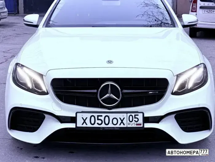 Номер Х050ОХ05 на автомобиле