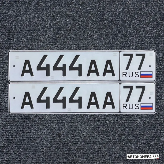 Номер А444АА77 на автомобиле