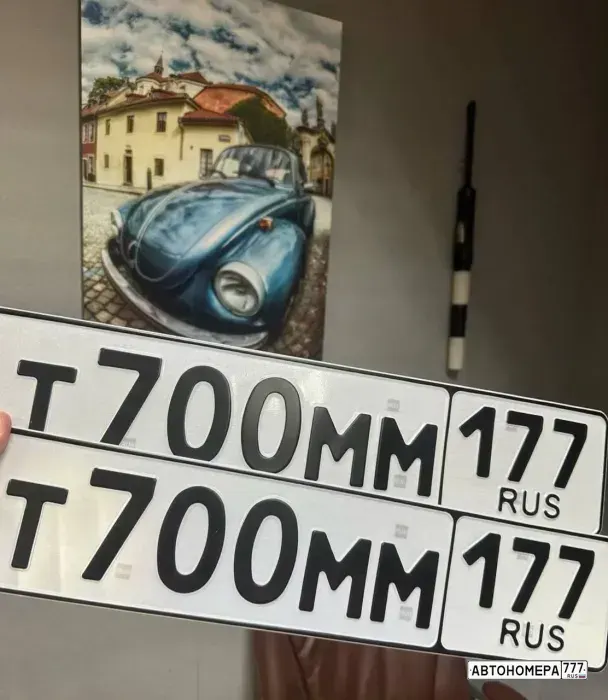 Номер Т700ММ177 на автомобиле