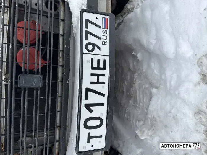 Номер Т017НЕ977 на автомобиле