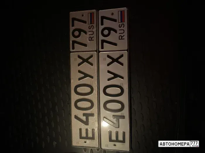 Номер Е400УХ797 на автомобиле