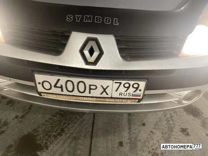 Номер О400РХ799 на автомобиле