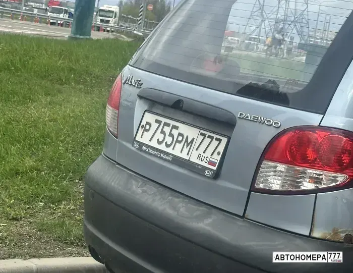 Номер Р755РМ777 на автомобиле