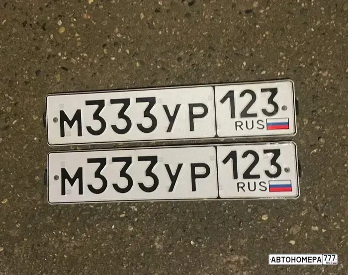 Номер М333УР123 на автомобиле