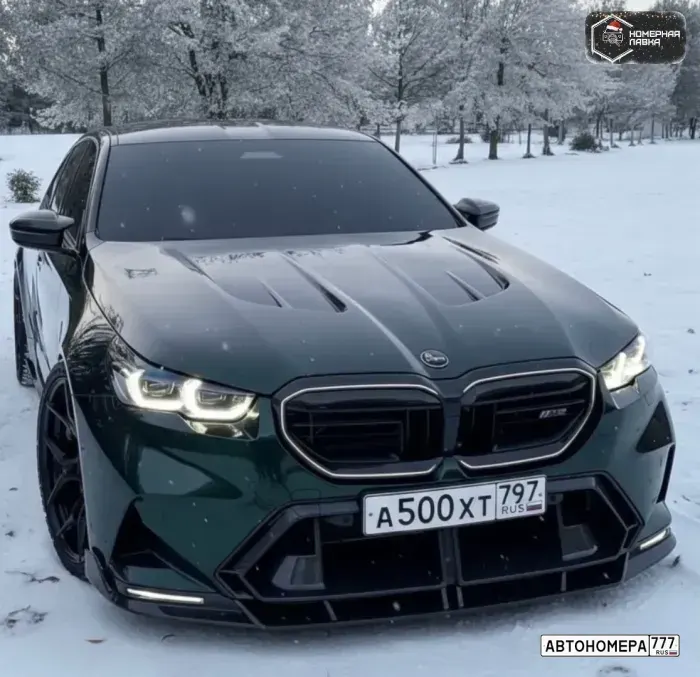 Номер А500ХТ797 на автомобиле