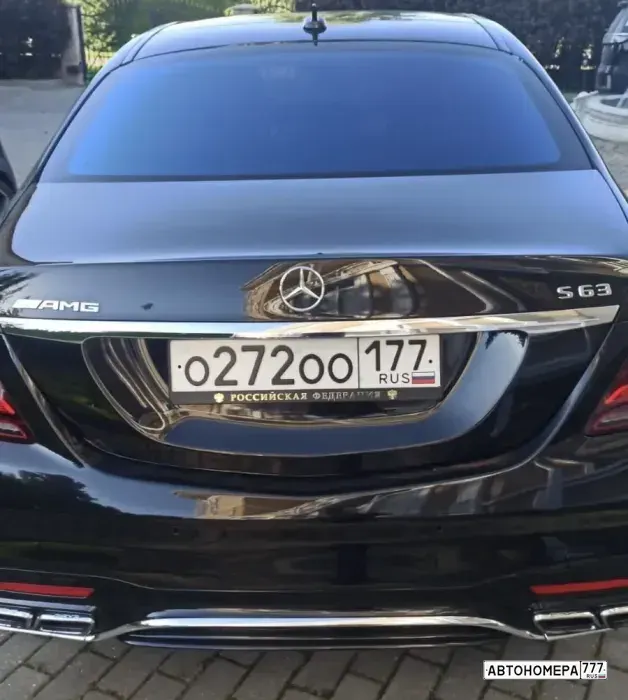 Номер О272ОО177 на автомобиле