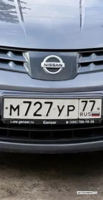 Номер М727УР77 на автомобиле