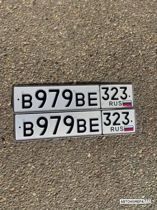 Номер В979ВЕ323 на автомобиле