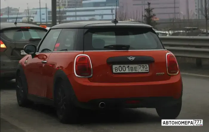 Номер В001ВЕ790 на автомобиле