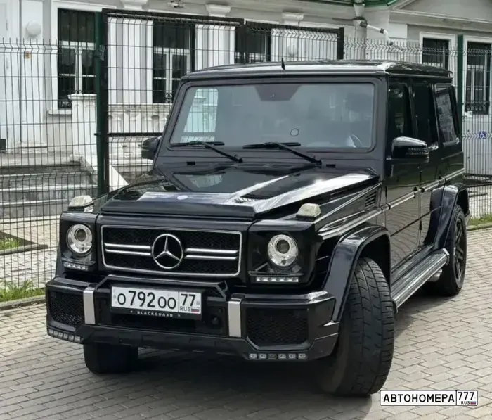 Номер О792ОО77 на автомобиле