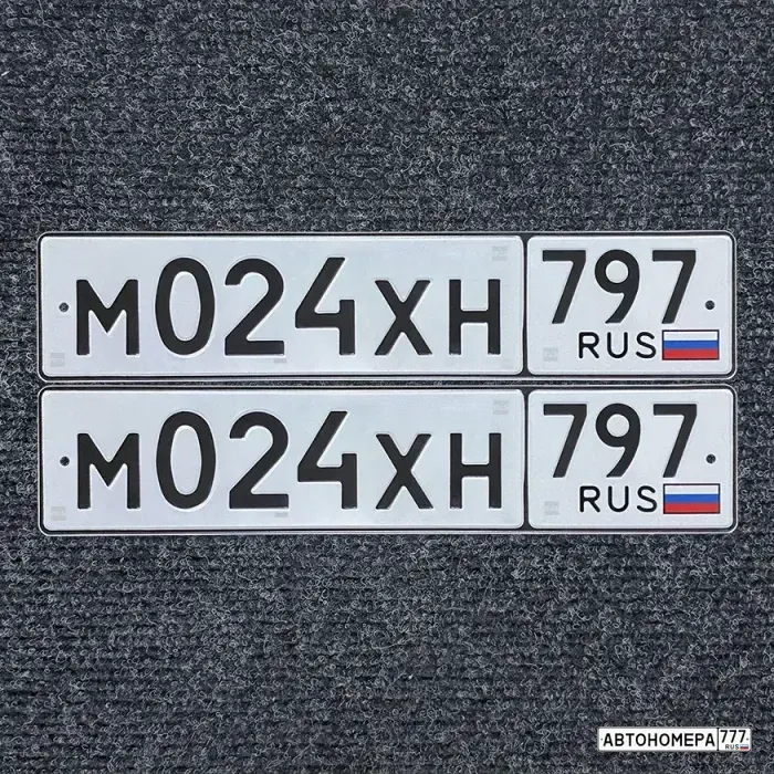 Номер М024ХН797 на автомобиле