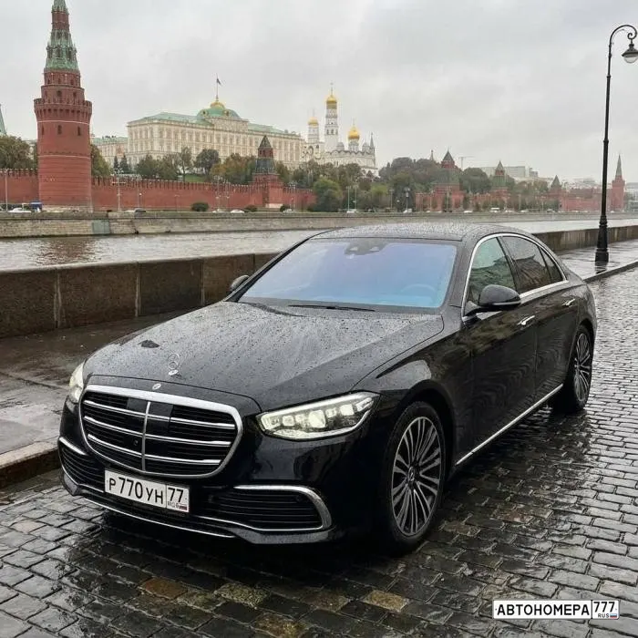 Номер Р770УН77 на автомобиле