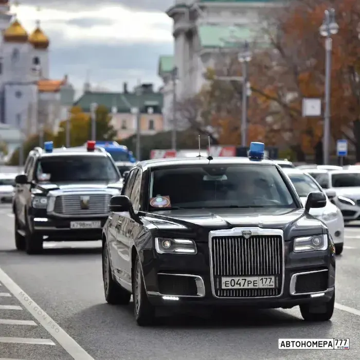 Номер Е047РЕ177 на автомобиле