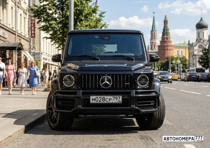 Номер М028СР797 на автомобиле
