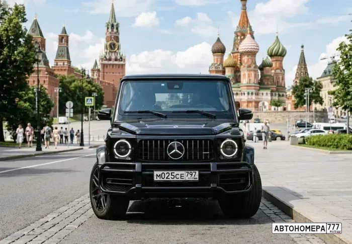Номер М025СЕ797 на автомобиле
