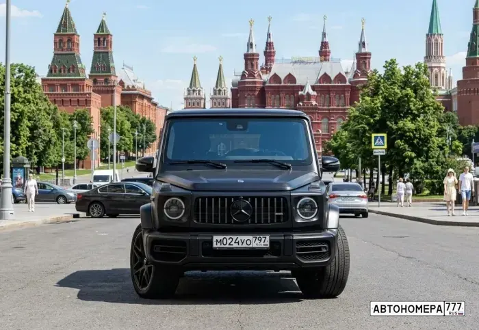 Номер М024УО797 на автомобиле