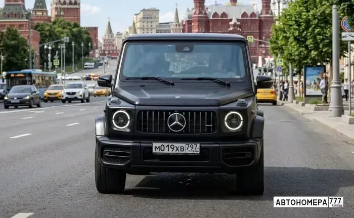 Номер М019ХВ797 на автомобиле