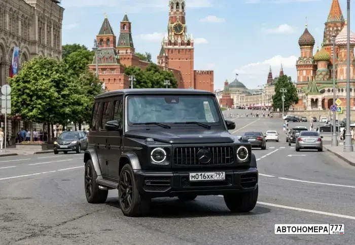 Номер М016ХК797 на автомобиле